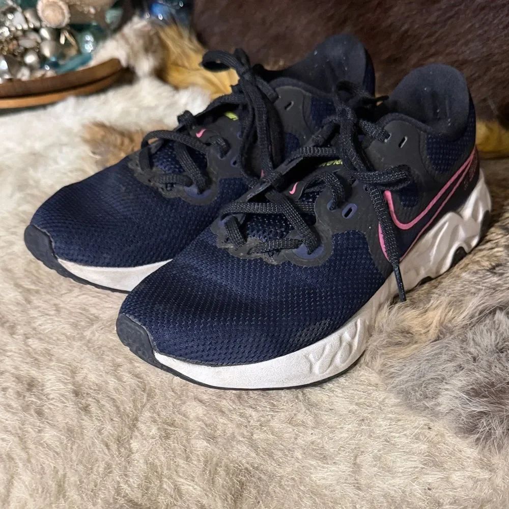 Nike Dark Blue and Pink Running Shoes 9.5 (3950)